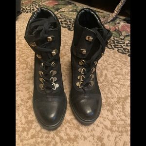Guess Combat Lug Sole Boots size 8